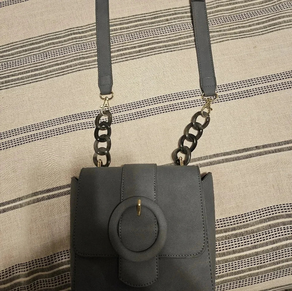 New Resin chain crossbody bag from Just Fab - Picture 1 of 2